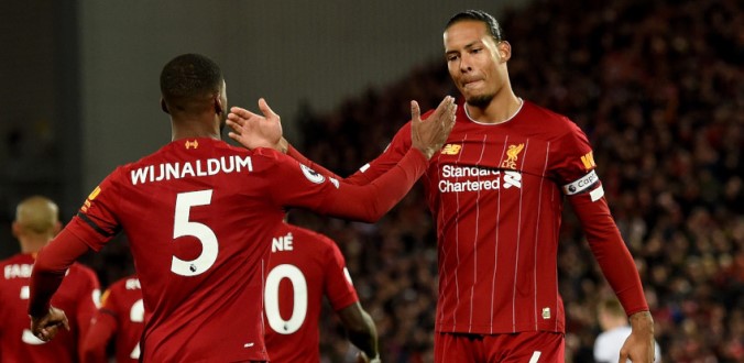Vòng 27 Premier League: Liverpool cân bằng kỷ lục toàn thắng của Man City