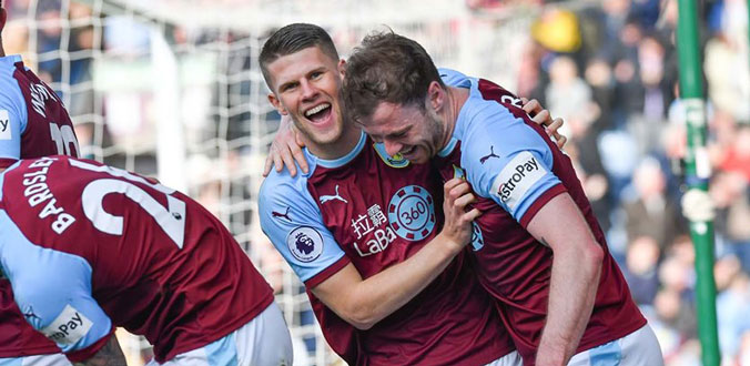 burnley-vs-sunderland-01h45-ngay-29-8-2