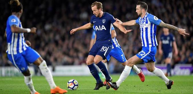 Soccer Football - Premier League - Brighton & Hove Albion vs Tottenham Hotspur - The American Express Community Stadium, Brighton, Britain - April 17, 2018 Tottenham's Harry Kane in action with Brighton's Shane Duffy REUTERS/Toby Melville EDITORIAL USE ONLY. No use with unauthorized audio, video, data, fixture lists, club/league logos or 