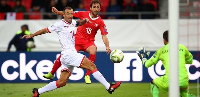 Soccer Football - Euro 2020 Qualifier - Group D - Switzerland v Gibraltar - Stade Tourbillon, Sion, Switzerland - September 8, 2019 Switzerland's Admir Mehmedi shoots at goal REUTERS/Denis Balibouse